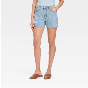 Universal thread mid rise Boyfriend jean shorts NWT